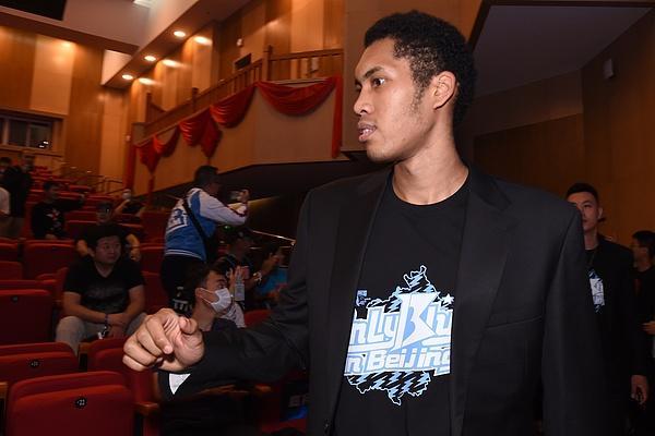 开奖时间-丘天结束治疗逐渐跟队训练 斯佩尔曼脚部旧伤不影响比赛